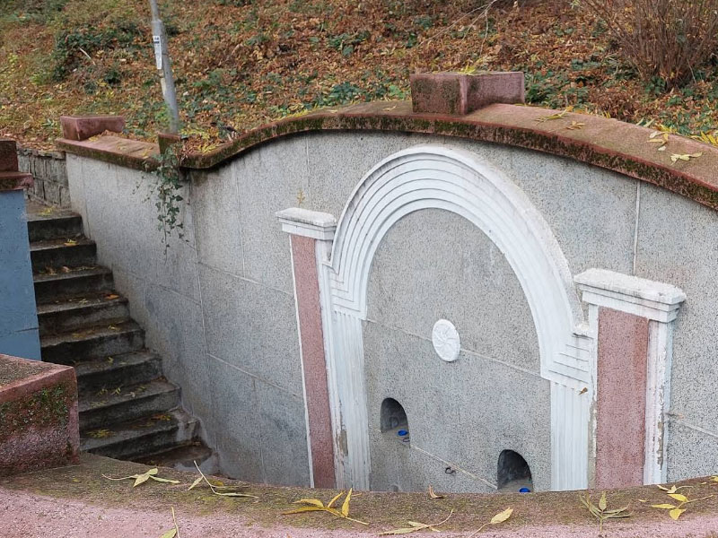 Войнишка чешма в парк „Момина <span>баня“</span>